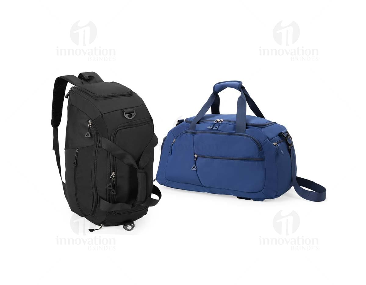 Bolsa Esportiva Oxford 28 Litros na cor preta, com alças ajustáveis, feita em material resistente e com zíperes reforçados.