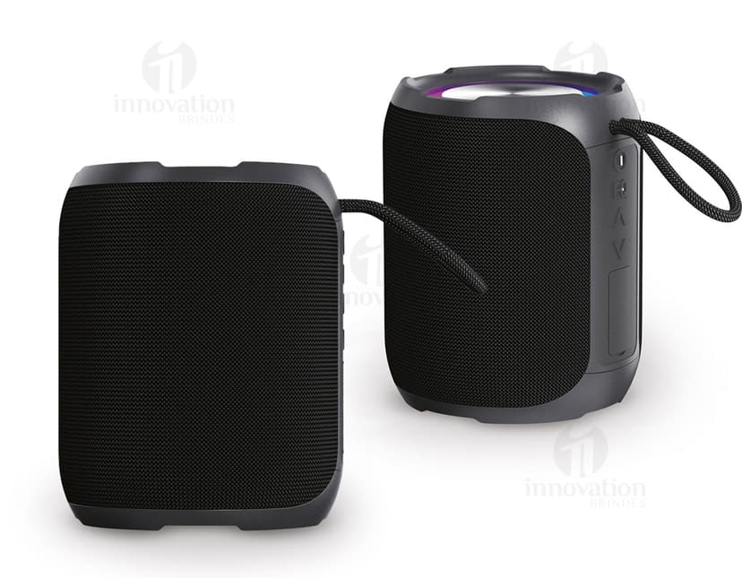 Caixa de som à prova de água, ideal para uso em ambientes úmidos e na piscina. Cor preta, design compacto e resistente.