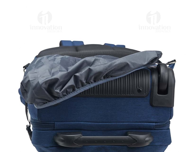 Mochila Poliéster 17 Litros em cor cinza, ideal para transportar objetos e pertences com espaço interno amplo e alças acolchoadas para maior conforto ao carregar.