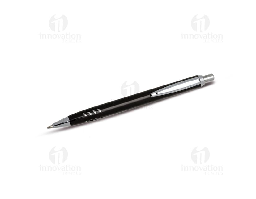 Caneta metal prateada com detalhes em preto sobre fundo branco.