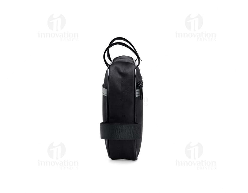 Bolsa Bicicleta Oxford preta, feita de couro, com alça de suporte e dispositivo de fechamento. Pode ser utilizada como acessório de negócios ou como bolsa de equipamentos para o trabalho.