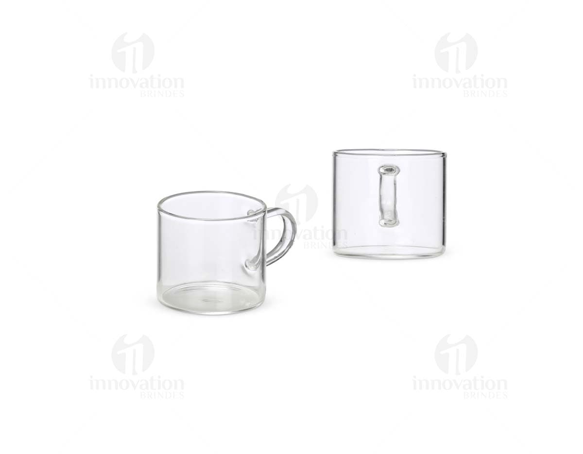 Kit Xícaras de Vidro 6 Peças são xícaras de vidro transparente, ideais para servir chás, cafés e outras bebidas quentes. As xícaras possuem um design elegante e moderno, sendo perfeitas para uso em casa ou em eventos.