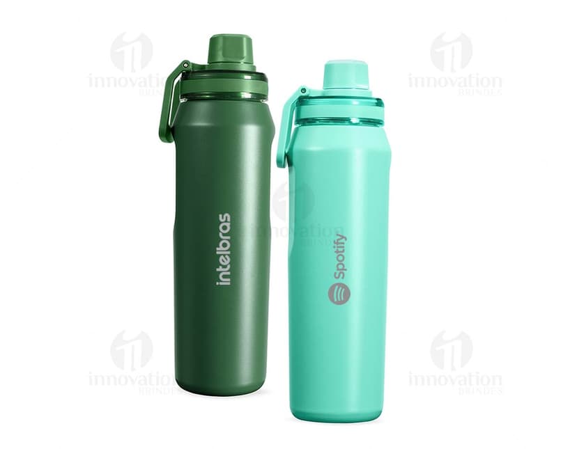 Garrafa térmica de 750ml em aço inoxidável, na cor prata, com tampa rosqueável e alça para transporte.