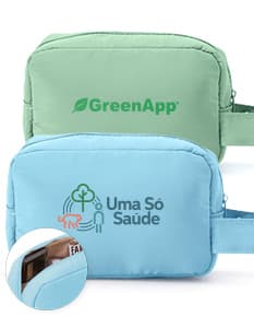 Nécessaire poliéster preta com zíper e alça laranja.
