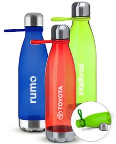 Garrafa PET transparente contendo líquido. A garrafa está fechada com tampa amarela e rótulo limpo. A bebida é alcoólica, podendo ser cerveja, vinho ou água. A imagem mostra o objeto de perto, em um ambiente claro e limpo.