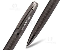 Caneta de metal para escrita suave e precisa. Ideal para uso no escritório, na escola ou em casa. Feita com material de alta