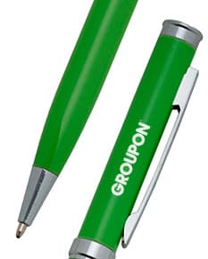 Caneta metal de alta qualidade, perfeita para o ambiente escolar e de escritório. Precisão na escrita, design elegante e durável. Ideal para assinaturas e formulários. Acompanha estojo. Adquira já a sua!