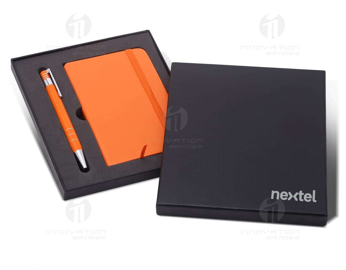 Kit churrasco em inox e bambu com 2 peças. Kit churrasco em inox e bambu com 2 peças.