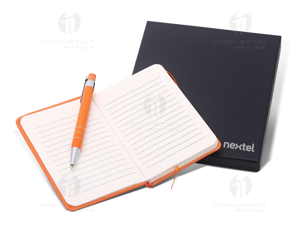 Kit churrasco em inox e bambu com 2 peças. Kit churrasco em inox e bambu com 2 peças.