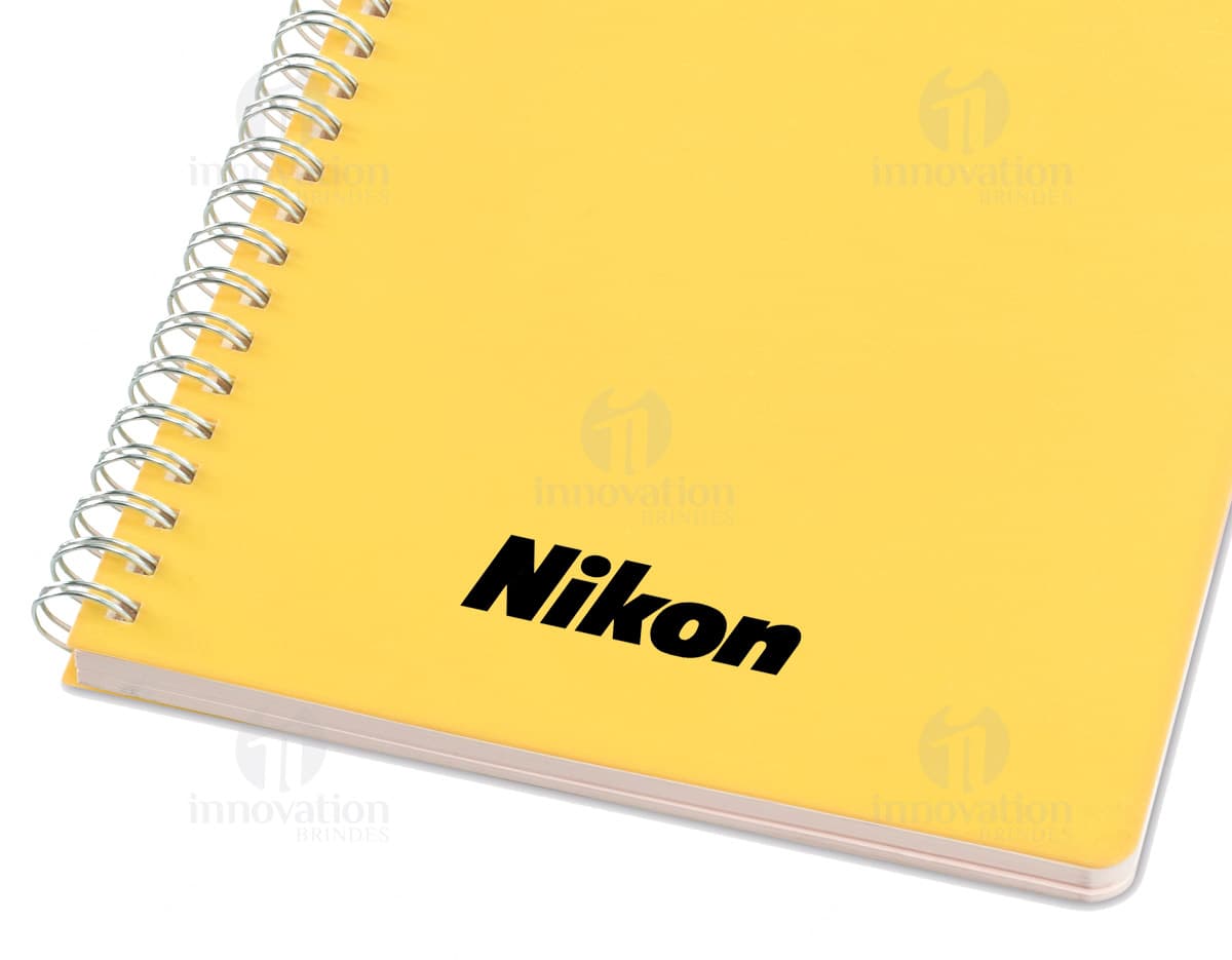 Kit com 6 porta copos em formato circular com estampas coloridas em diferentes modelos. Kit com 6 porta copos em formato circular com estampas coloridas em diferentes modelos.