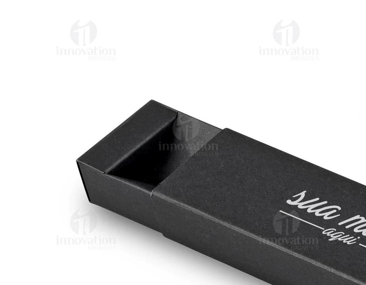 Canudo de silicone azul dentro de um estojo transparente. Canudo de silicone azul dentro de um estojo transparente.