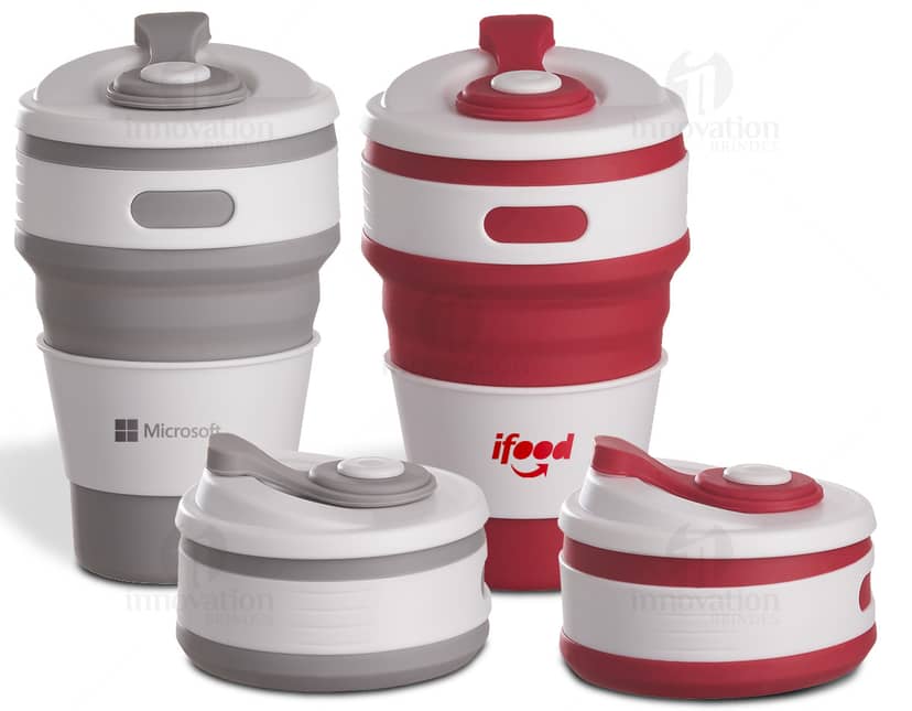 Kit com 6 porta copos em tons de azul e verde, em formato quadrado e feitos de material resistente.