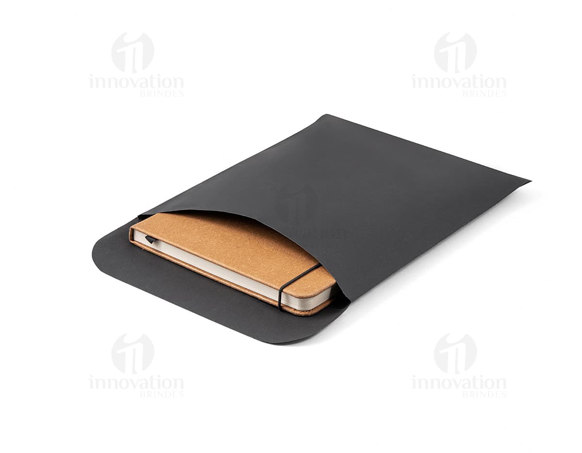 Kit com 6 porta copos em diferentes cores e estampas, de material resistente e impermeável. Kit com 6 porta copos em diferentes cores e estampas, de material resistente e impermeável.